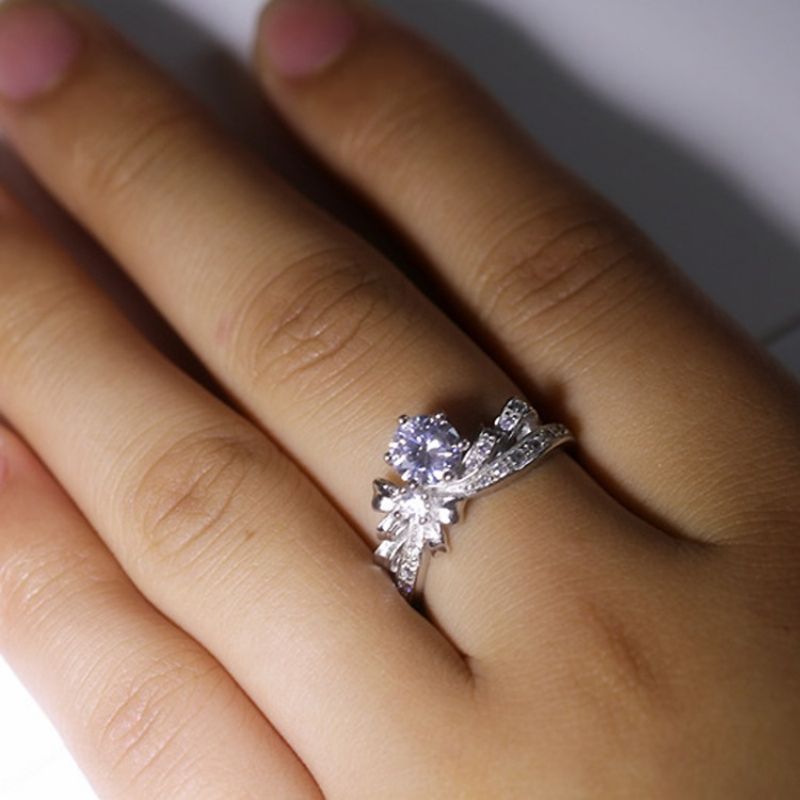 Stříbrný Snubní Prsten Ve Tvaru Motýlka S Imitací Diamantu S925