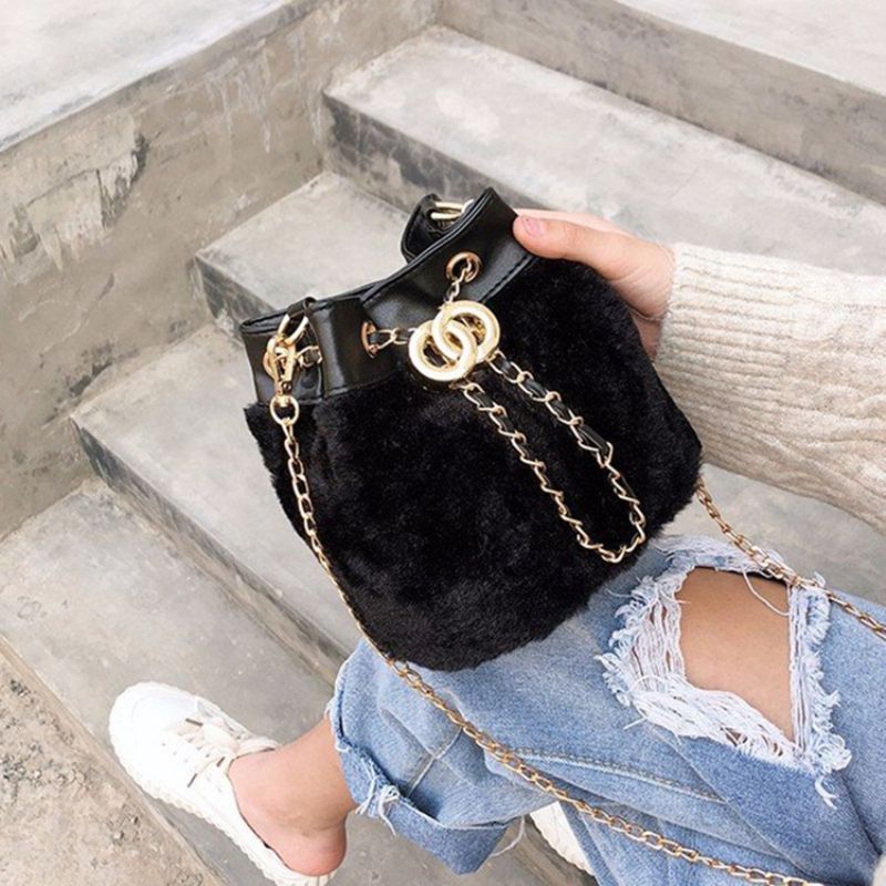 Kabelky Crossbody Ve Tvaru Sudu Z Obyčejné Umělé Kožešiny