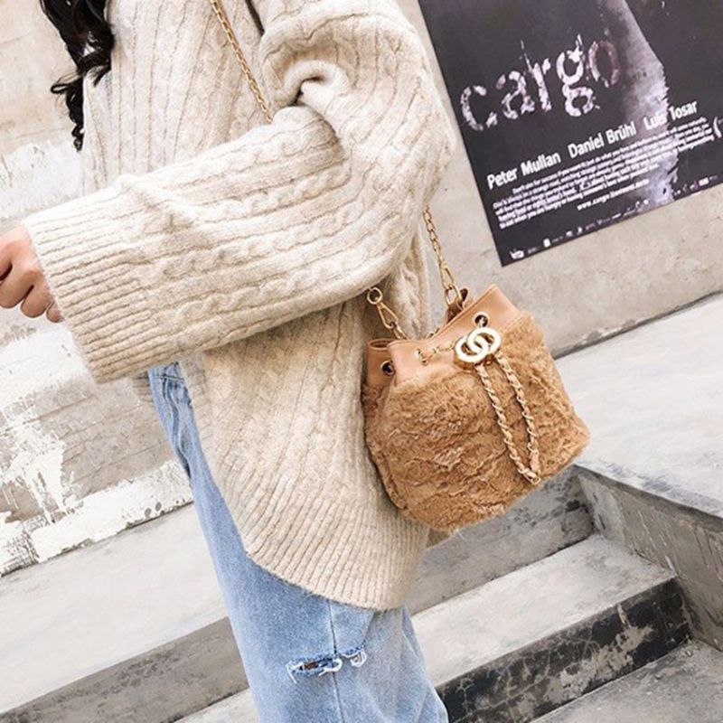 Kabelky Crossbody Ve Tvaru Sudu Z Obyčejné Umělé Kožešiny