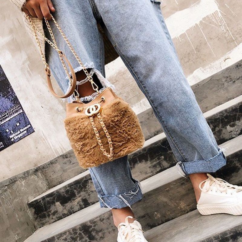 Kabelky Crossbody Ve Tvaru Sudu Z Obyčejné Umělé Kožešiny
